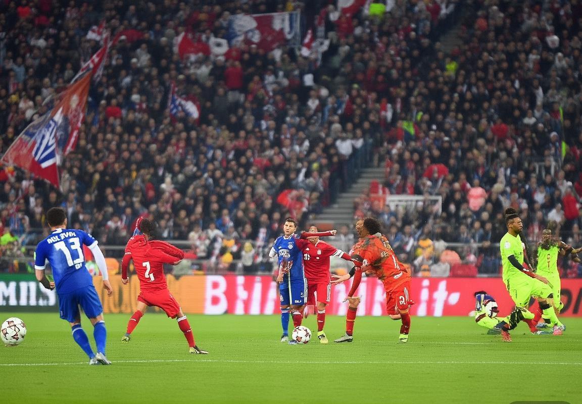 巴黎拜仁欧冠巅峰对决：战术解析与心理博弈(图1)