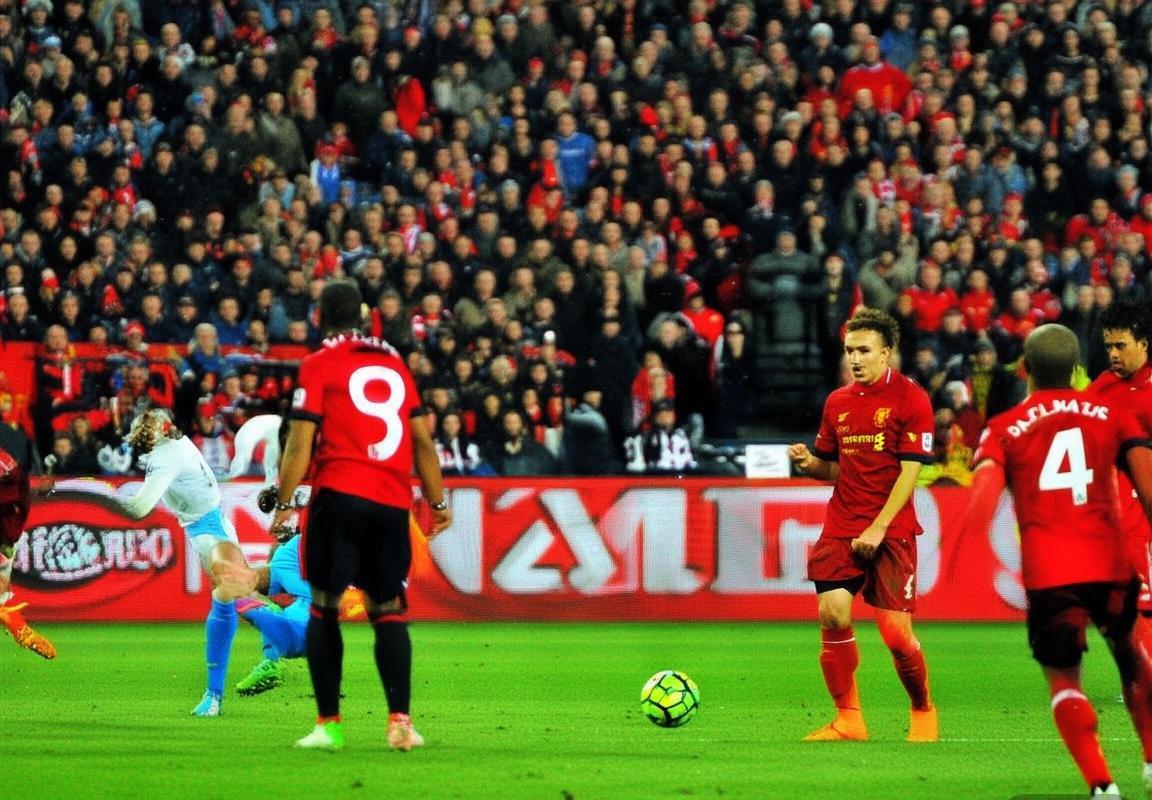 2014年曼联利物浦对决深度解析：状态对比、战术布局与心理战揭秘(图1)